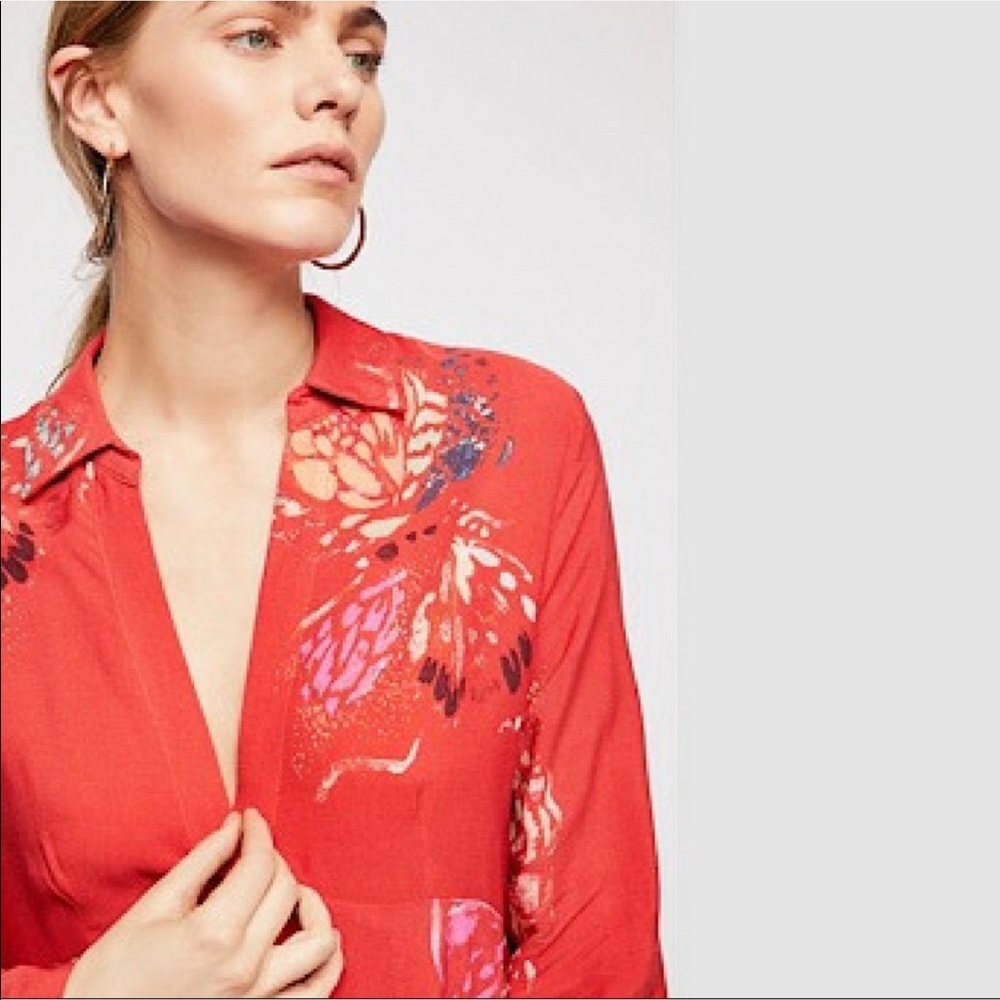 NWT FREE PEOPLE FIELD OF BUTTERFLIES FLORAL LONG SLEEVE TOP BOHO CHIC FEMININE - Picture 2 of 6